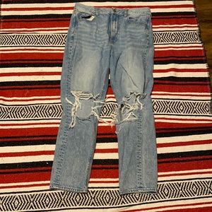American Eagle Mom Jean